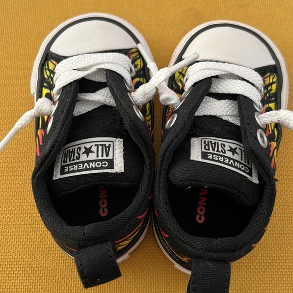 Converse All Stars flames low top baby size 3 - Picture 2 of 9